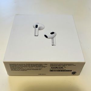 Apple AirPods Third Generation MagSafe Charging Case